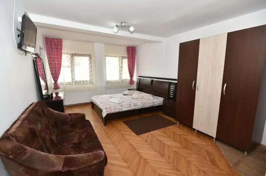 Vila Bianca Buşteni 外观 照片